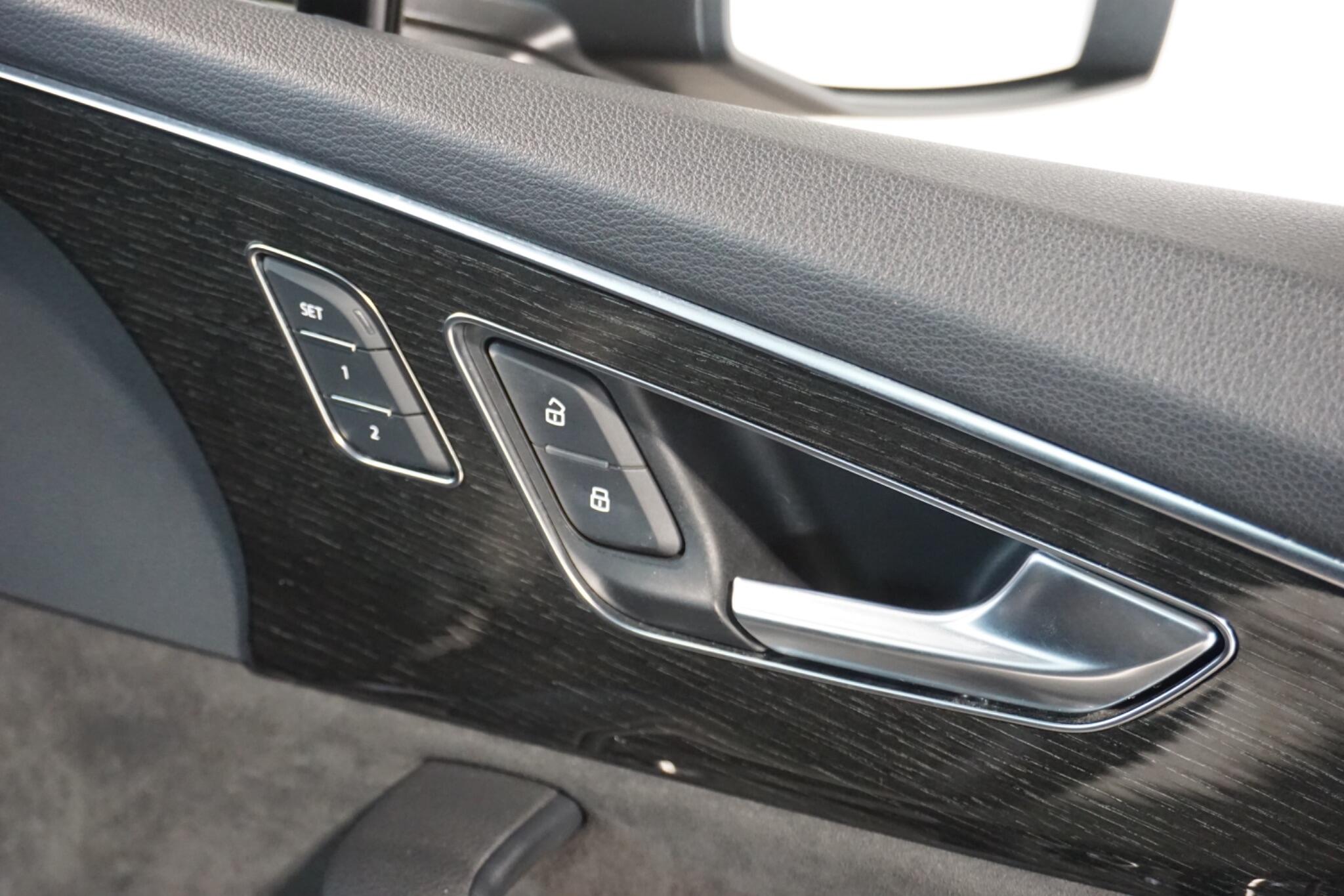 Audi Q7 3.0 TFSIe V6 55 Black Edition SUV 5dr Petrol Plug-in Hybrid Tiptronic quattro Euro 6 (s/s) 17.9kWh (381 ps)